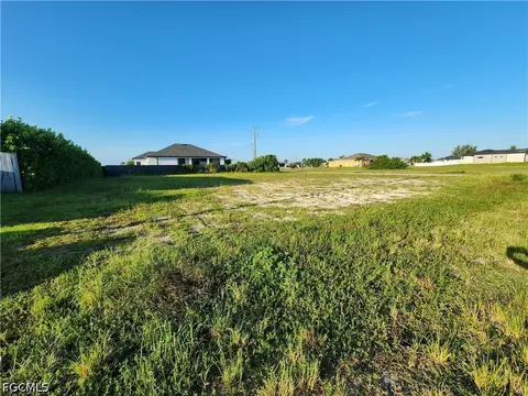 2413 NW 24th St, Cape Coral, FL 33993
