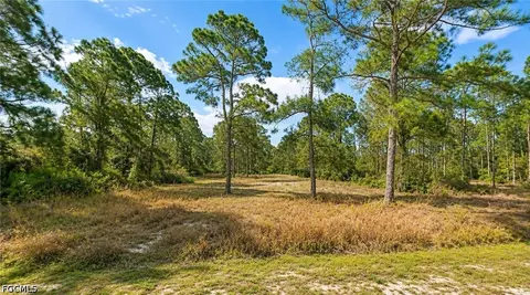 2206 Jefferson Ave, Alva, FL 33920