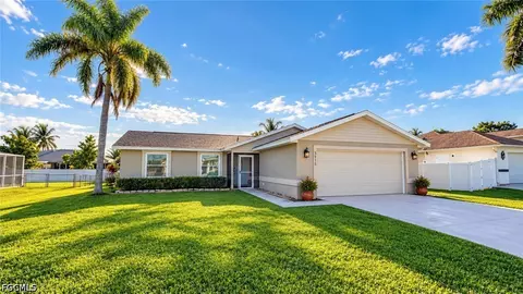 3915 SW 1st Ave, Cape Coral, FL 33914