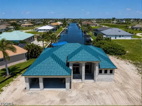 3231 Yucatan Pkwy, Cape Coral, FL 33993