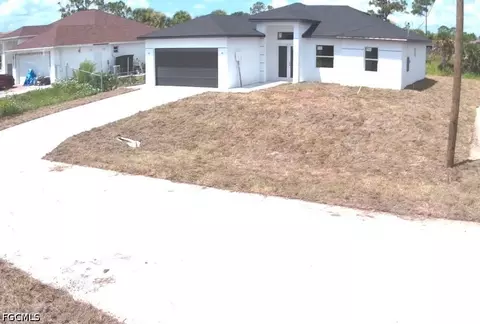 2813 Laura Ave N, Lehigh Acres, FL 33971