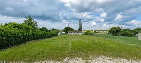 11821 SW 213 St, Miami, FL 33177