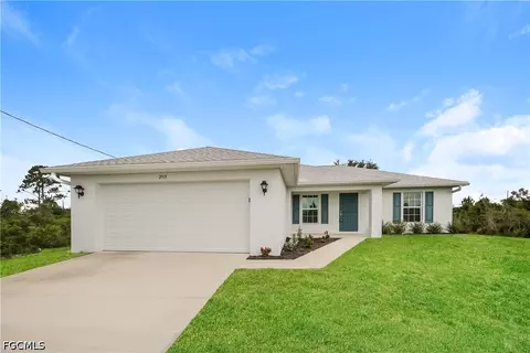 2915 66th St W, Lehigh Acres, FL 33971