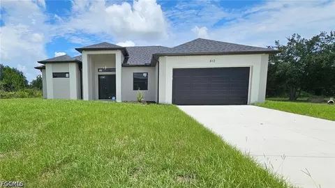 812 Hibiscus Ave, Lehigh Acres, FL 33972