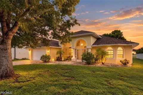 3401 SW 25th Pl, Cape Coral, FL 33914