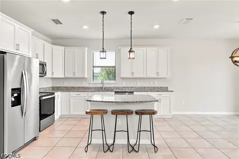 Kitchen - 3721 E Hampton Cir, Alva, FL 33920 photo 2 of 4