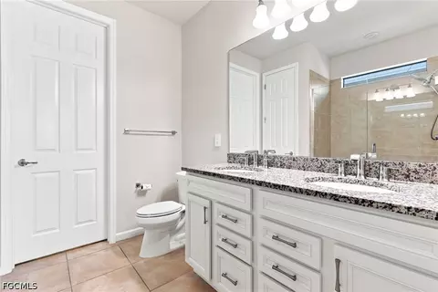 Bath - 3721 E Hampton Cir, Alva, FL 33920 photo 1 of 2