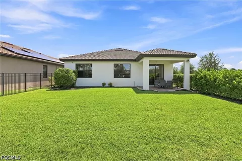Exterior - 3721 E Hampton Cir, Alva, FL 33920 photo 8 of 9