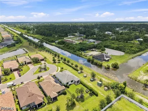 View/Area - 3721 E Hampton Cir, Alva, FL 33920 photo 4 of 10