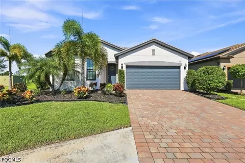 Exterior - 3721 E Hampton Cir, Alva, FL 33920 photo 2 of 9