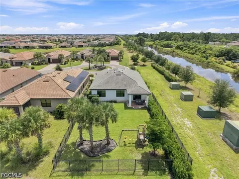 View/Area - 3721 E Hampton Cir, Alva, FL 33920 photo 2 of 10