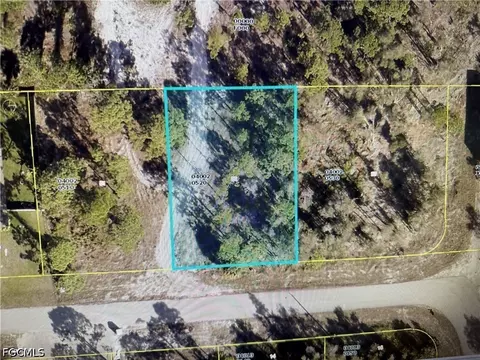 669 Foxchase Dr, Lehigh Acres, FL 33974