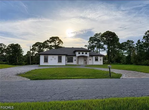 607 Johns Ave, Lehigh Acres, FL 33972