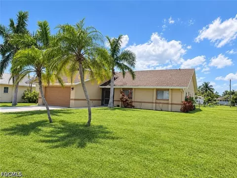 3506 Country Club Blvd, Cape Coral, FL 33904