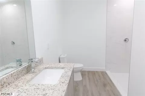Bath - 8038 Rolling Cir, Labelle, FL 33935 photo 1 of 6