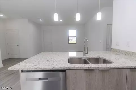 Kitchen - 8038 Rolling Cir, Labelle, FL 33935 photo 7 of 8