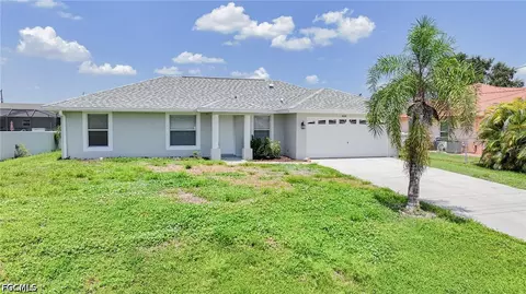 4008 10th St W, Lehigh Acres, FL 33971