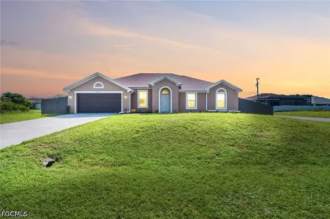 2001 NE 17th Ave, Cape Coral, FL 33909