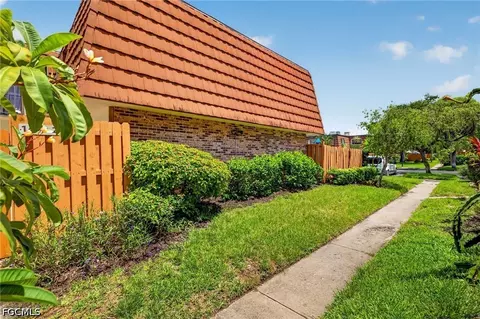 1448 Park Shore Cir #2, Fort Myers, FL 33901
