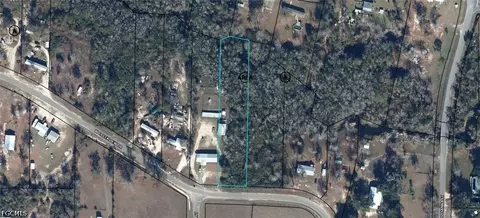 267 W Creekview Dr, Wewahitchka, FL 32465