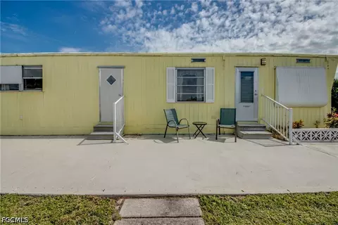 121 Lantern Pl, North Fort Myers, FL 33917