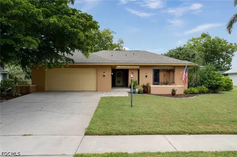 4230 Glasgow Ct, North Fort Myers, FL 33903
