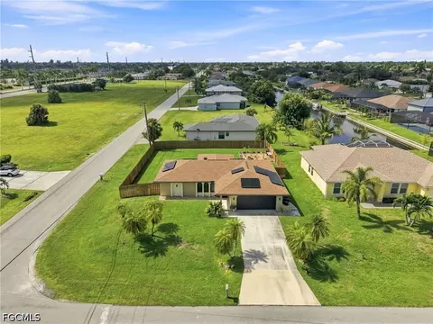 22 SW 13th Ter, Cape Coral, FL 33991