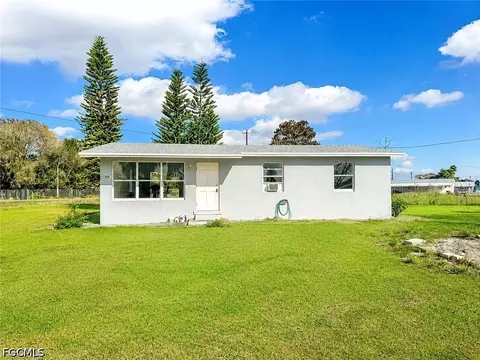 298 6th St NW, Moore Haven, FL 33471