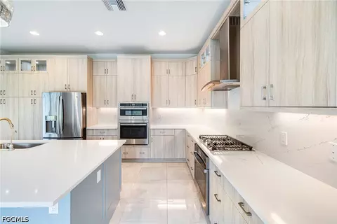 Kitchen - 21120 Teak Tree Ter, Estero, FL 33928 photo 3 of 5
