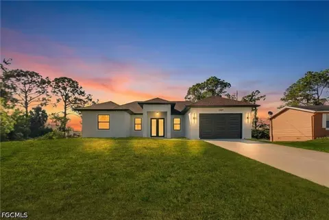 2909 9th St W, Lehigh Acres, FL 33971