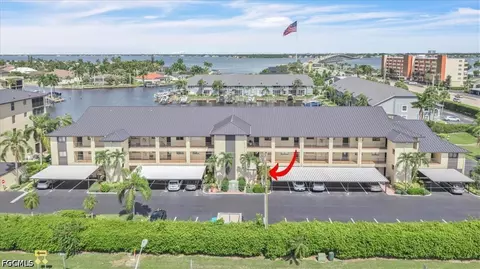 4719 SE 17th Pl #105, Cape Coral, FL 33904