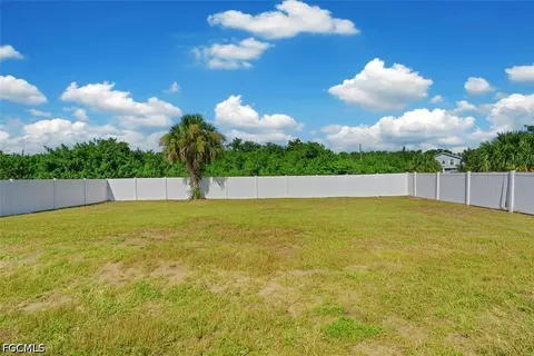 Exterior - 3113 Pebble Ln, Labelle, FL 33935 photo 1 of 3
