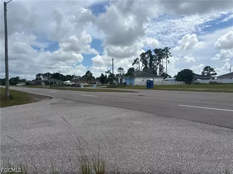 3701 W Gator Cir, Cape Coral, FL 33909
