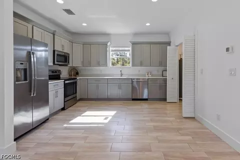 Kitchen - 2004 Grayson Ave, Alva, FL 33920 photo 1 of 3