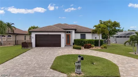 4550 SE 6th Ct, Cape Coral, FL 33904