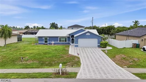 601 Mohawk Pkwy, Cape Coral, FL 33914