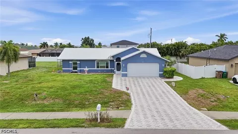 601 Mohawk Pkwy, Cape Coral, FL 33914