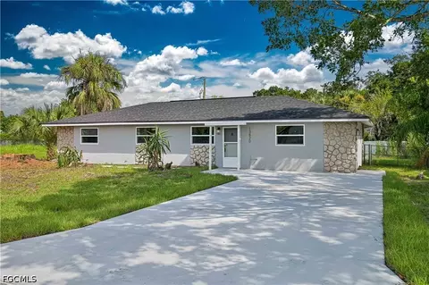 13820 1st St, Fort Myers, FL 33905