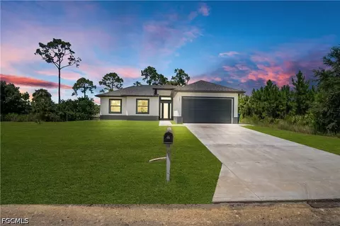 505 E 9th St, Lehigh Acres, FL 33972