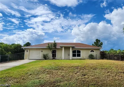 367 Peerless St, Lehigh Acres, FL 33974