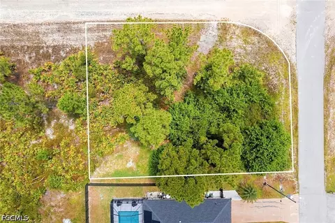 837 Fullerton Ave S, Lehigh Acres, FL 33974