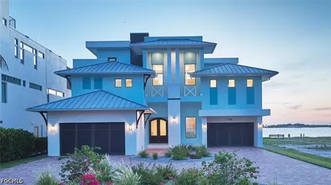 938 San Carlos Dr, Fort Myers Beach, FL 33931