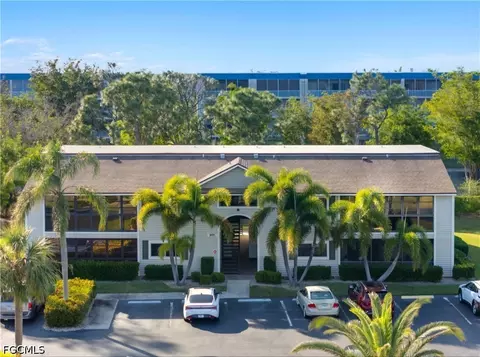 171 S Woods Cir #8, Fort Myers, FL 33919