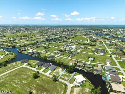 2022 NW 32nd Pl, Cape Coral, FL 33993
