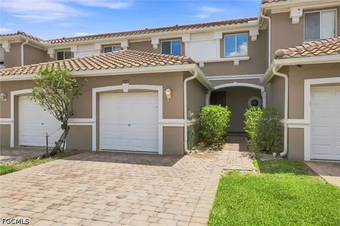 9977 Chiana Cir, Fort Myers, FL 33905