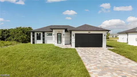 2702 11th St SW, Lehigh Acres, FL 33976