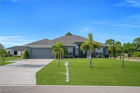 1728 Diplomat Pkwy W, Cape Coral, FL 33993
