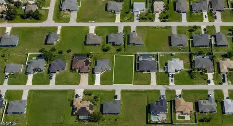 945 NW 7th Pl, Cape Coral, FL 33993