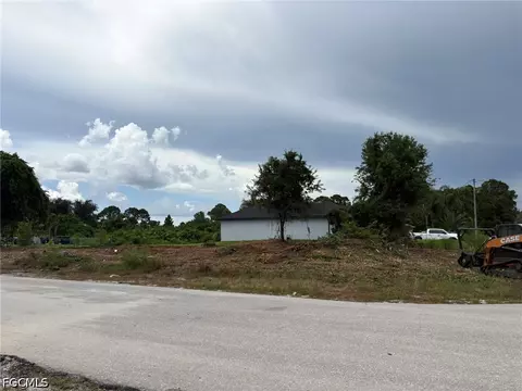 3104 Wanda Ave S, Lehigh Acres, FL 33976