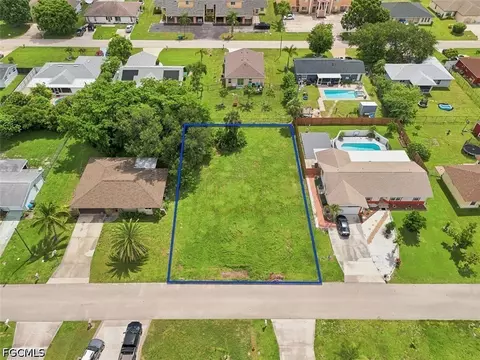 1221 SE 23rd Ave, Cape Coral, FL 33990